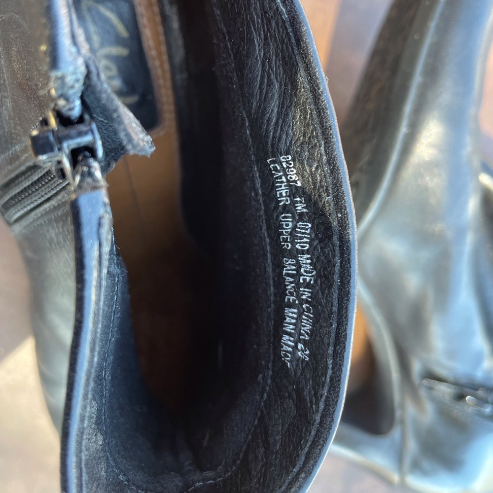 Clarks Artisan Black Leather Booties (Size 7) - Picture 4 of 4